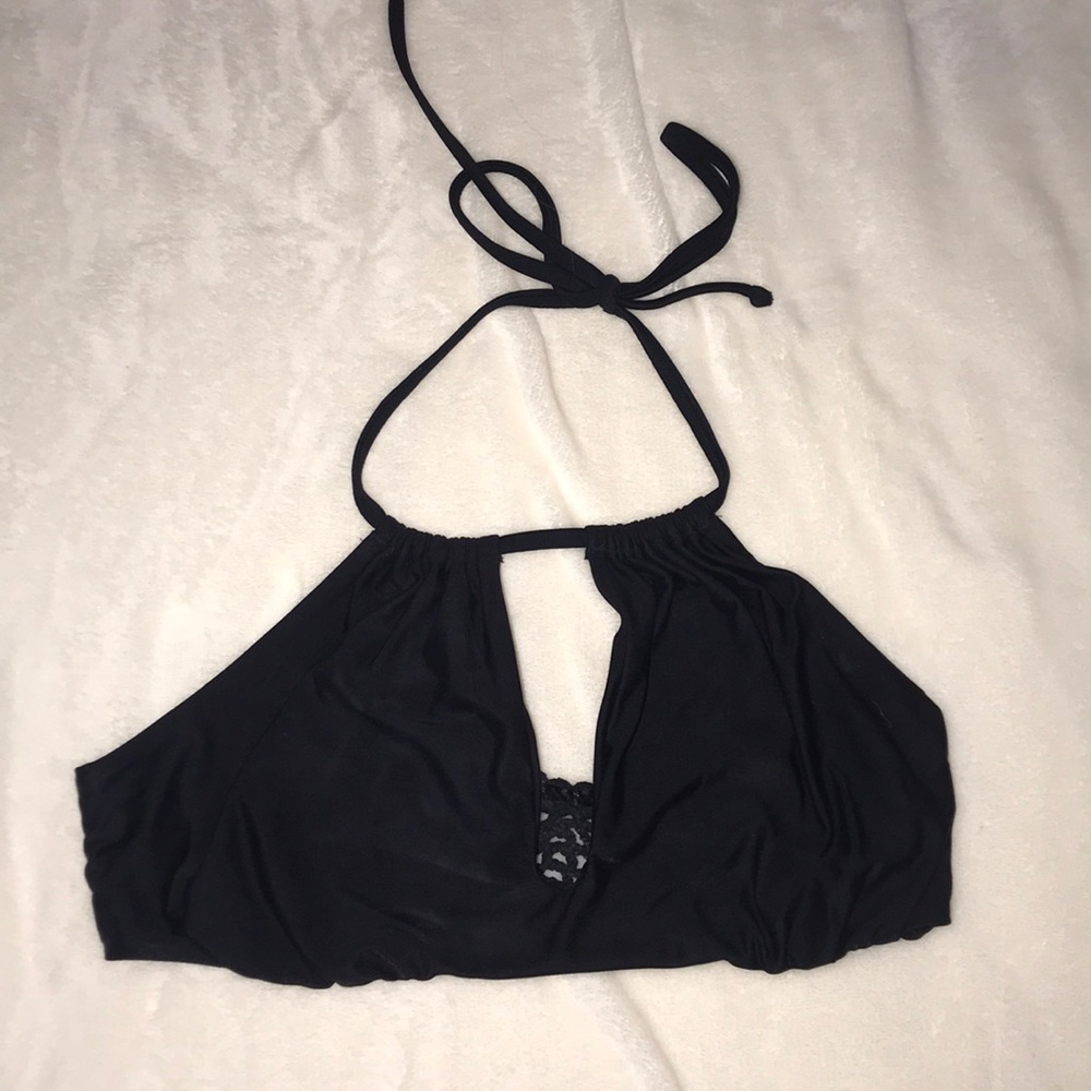 Black Frankie’s haulter bikini top